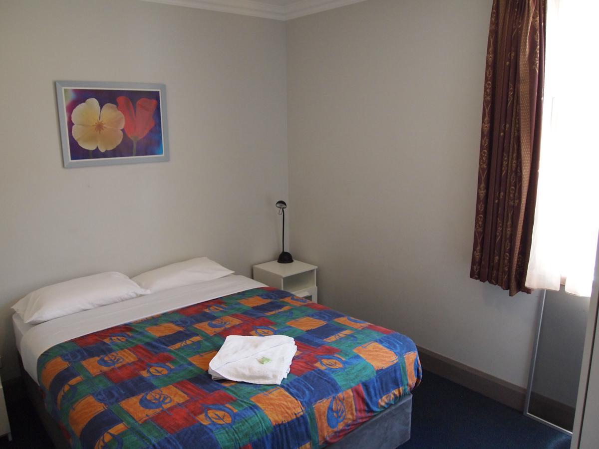 The Emperors Crown Hostel - Accommodation Fremantle 40