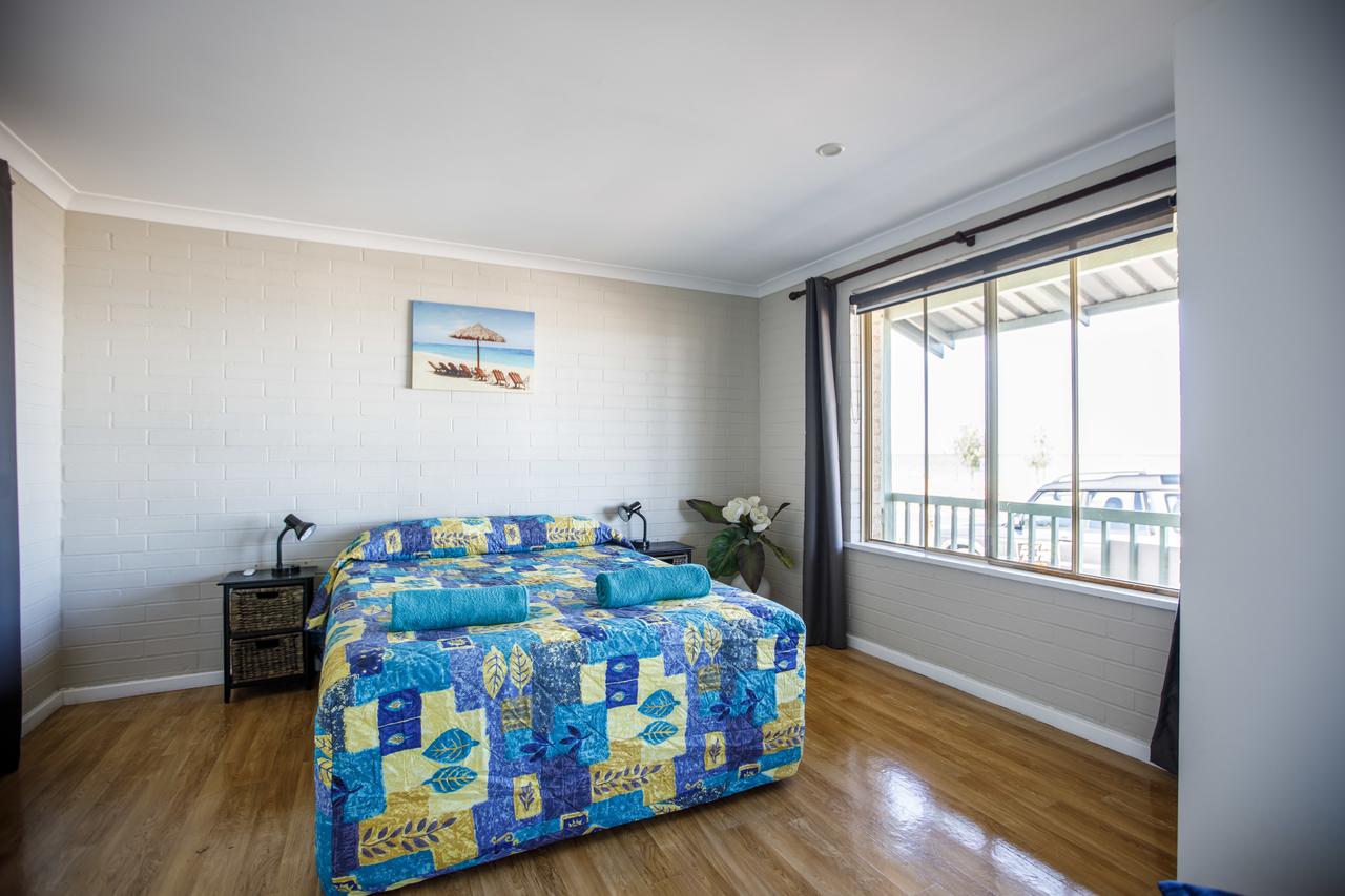 Shark Bay Seafront Apartments - thumb 31