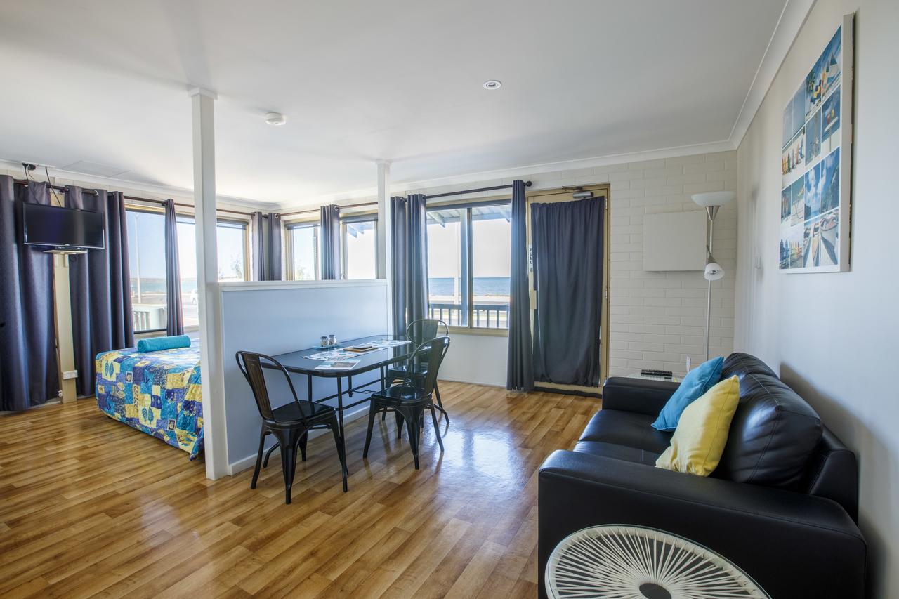 Shark Bay Seafront Apartments - thumb 34