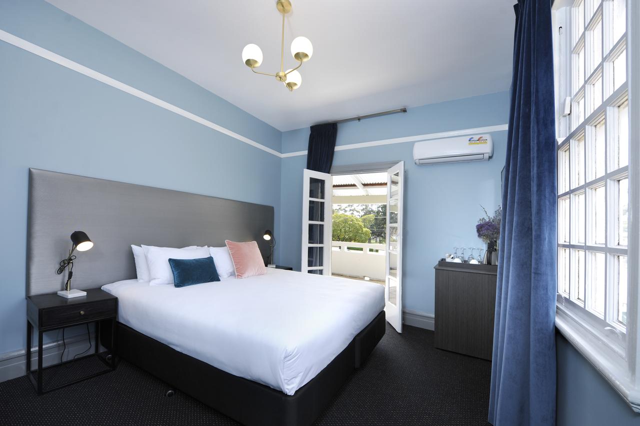 The Stirling Arms Hotel - Accommodation Ballina