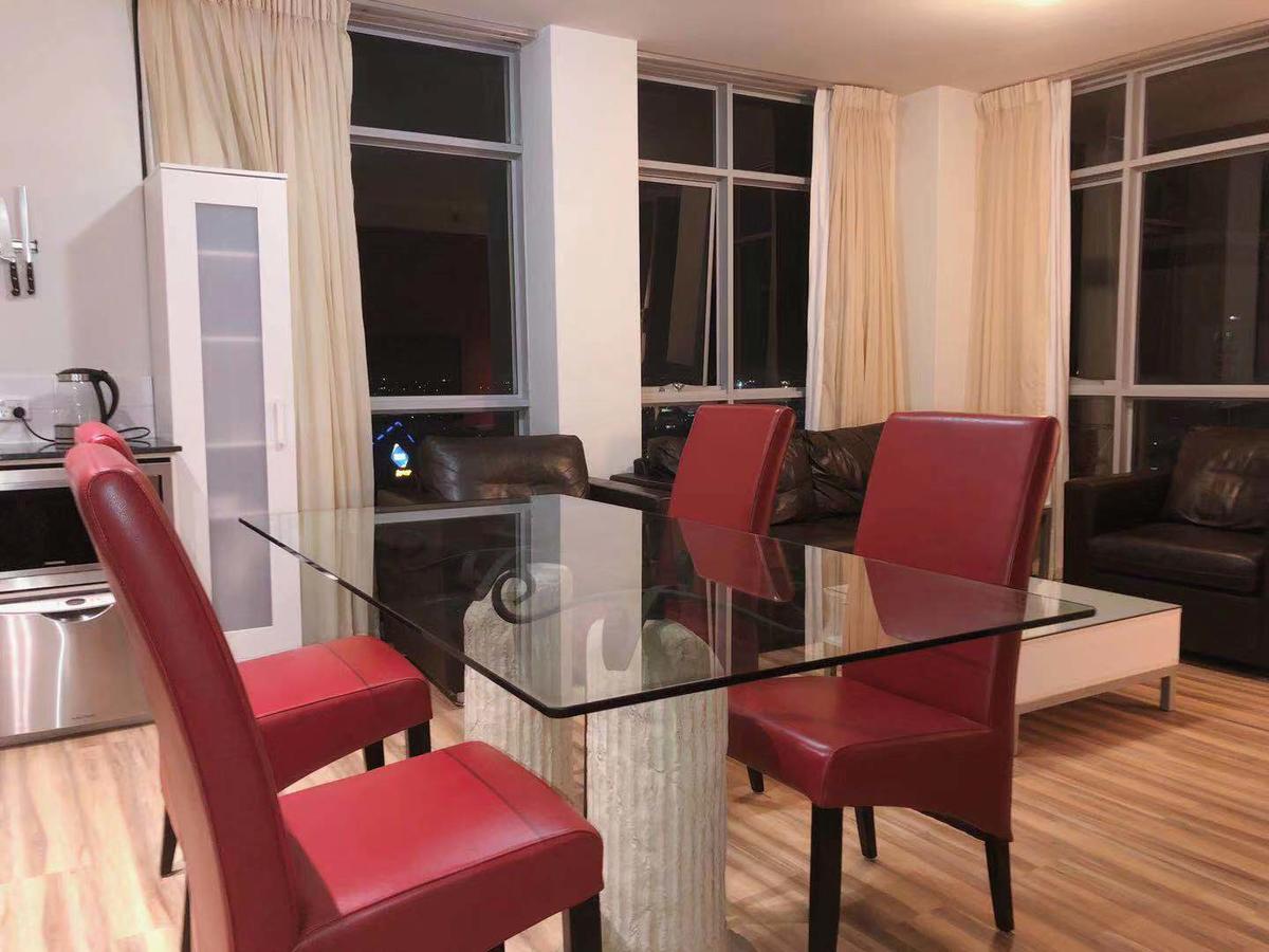 Centre Of Perth Whole Apartment W/view&spa&pool&wifi - thumb 2
