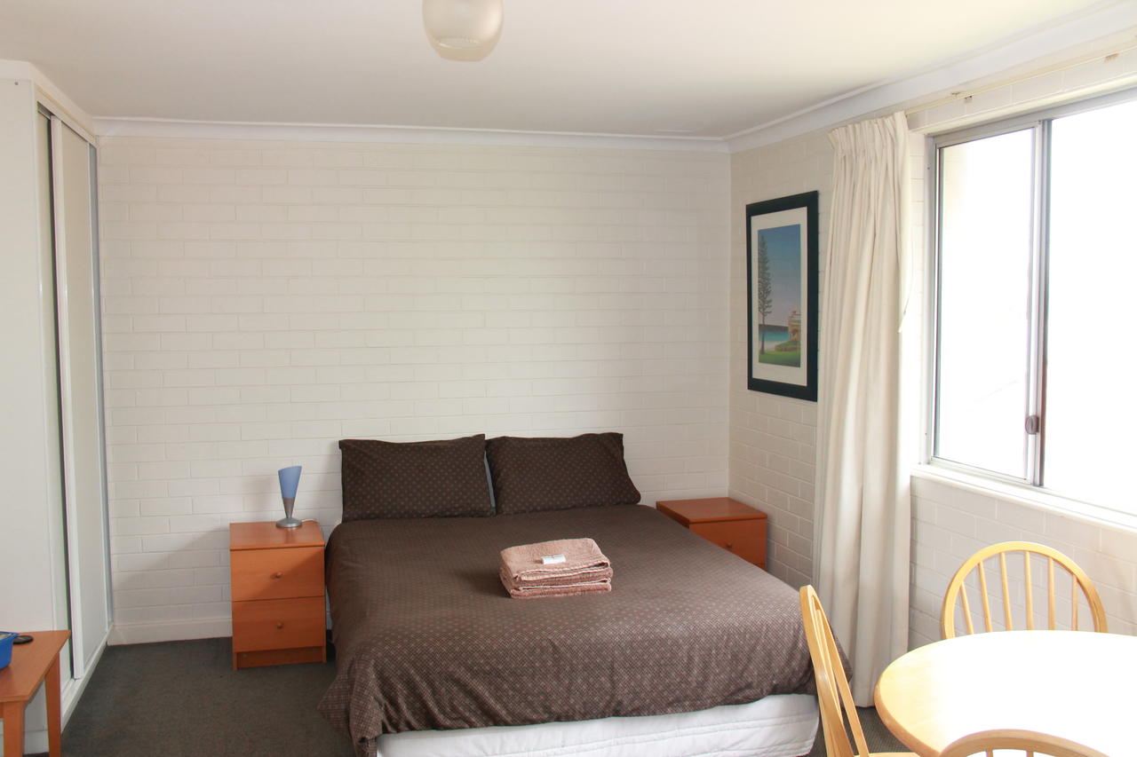 Malibu Apartments - Perth - thumb 3