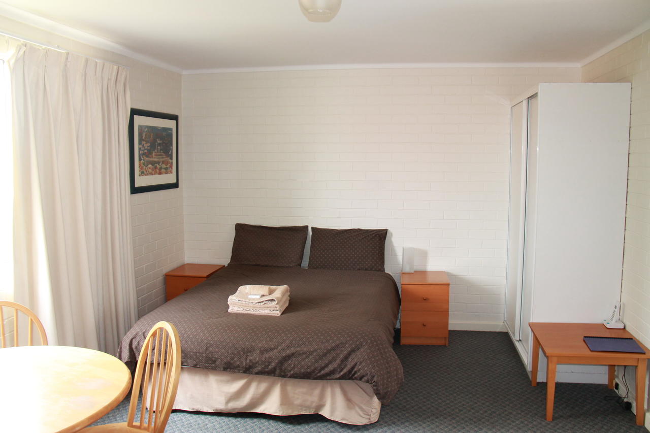 Malibu Apartments - Perth - Holiday Perth 4