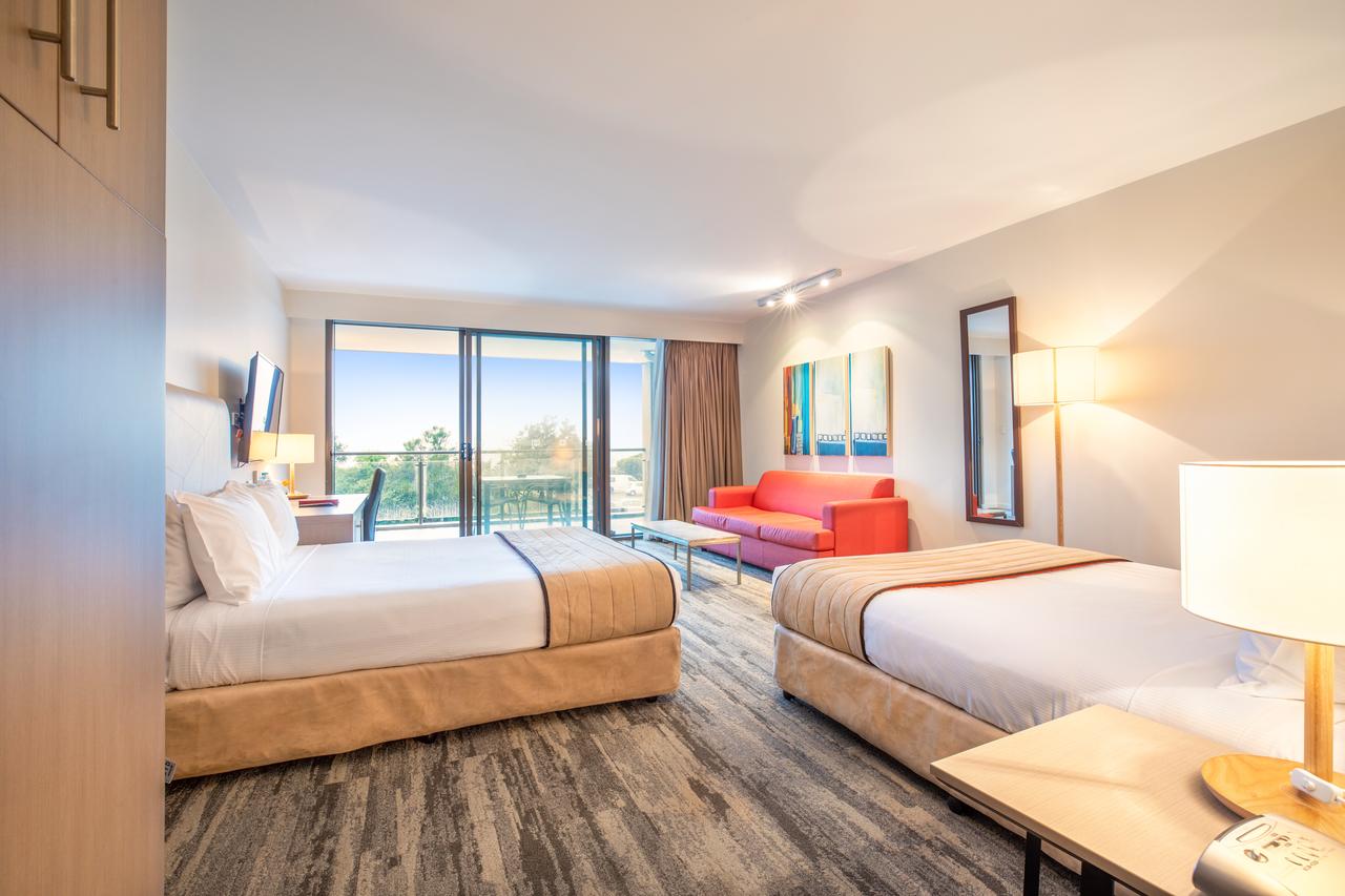 Quality Hotel Narrabeen Sands - Lightning Ridge Tourism