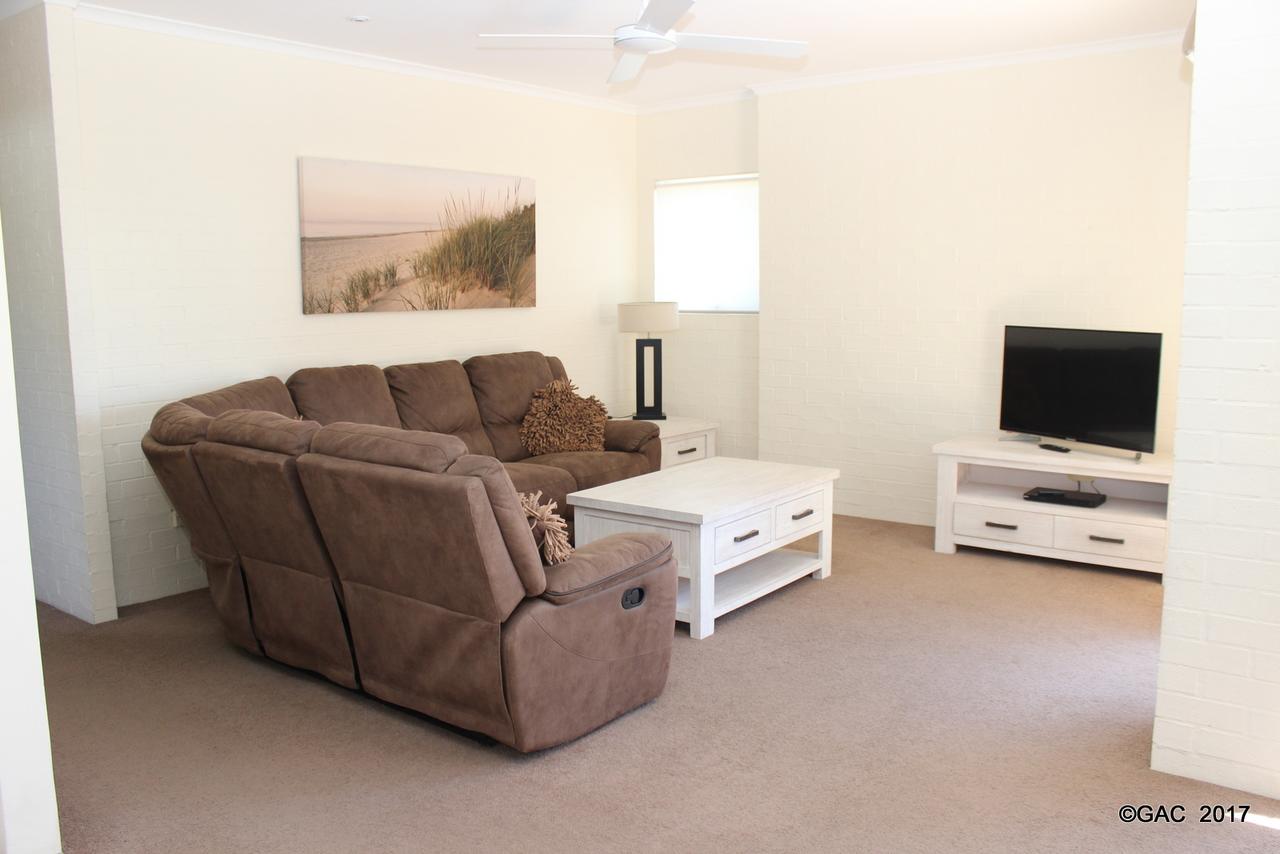 Mollymook Cove Apartments - Accommodation Find 9