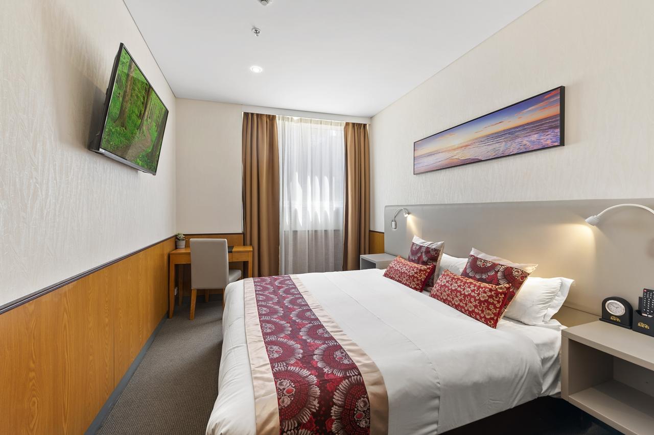 Sydney Hotel QVB - Tourism Guide 7