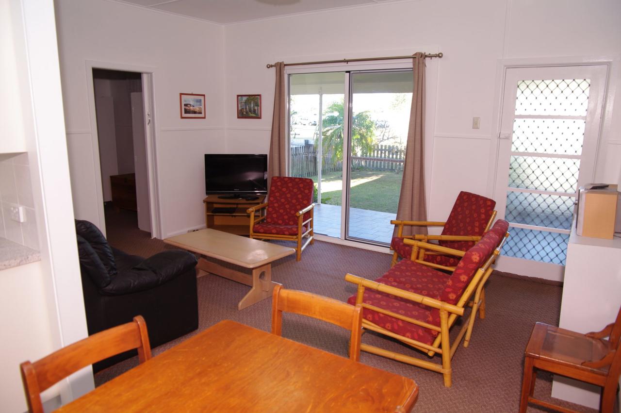 Fleur Cottage 7 Willow Street - Accommodation Airlie Beach