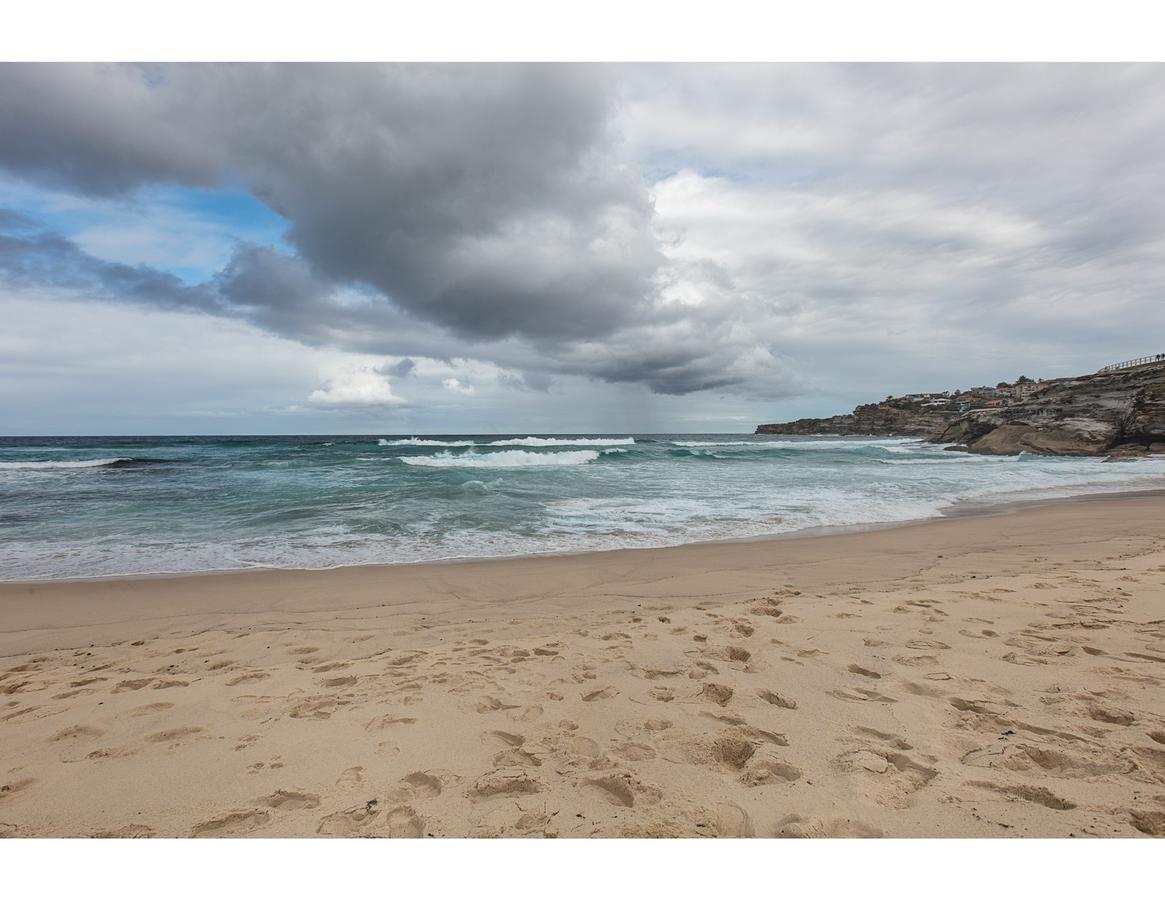 Oceanside Elegance At Superb Home Steps From Sand - Redcliffe Tourism 22