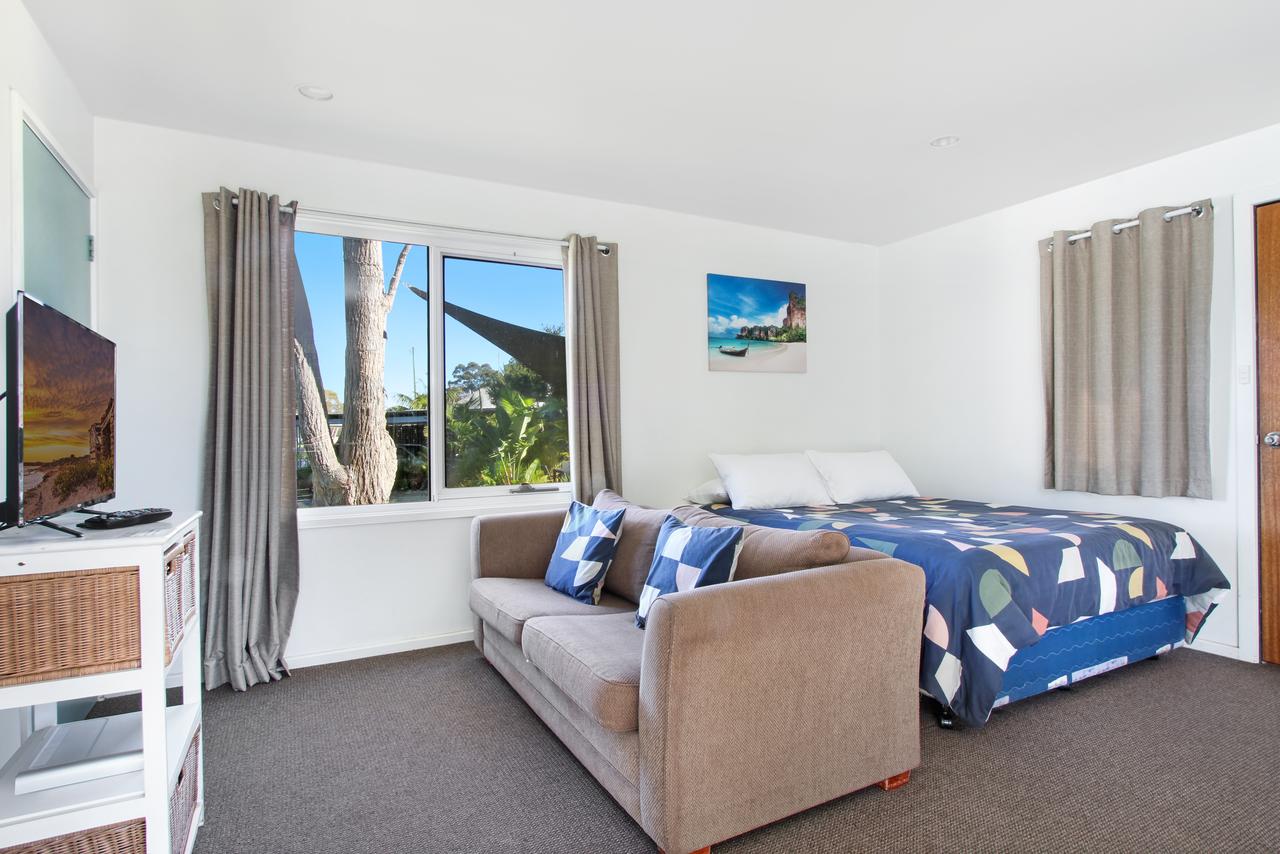 Huskisson Holiday Motel Cabins - Accommodation Airlie Beach