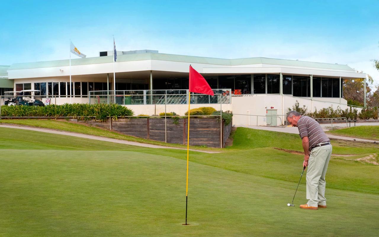cluBarham Golf Resort - South Australia Travel