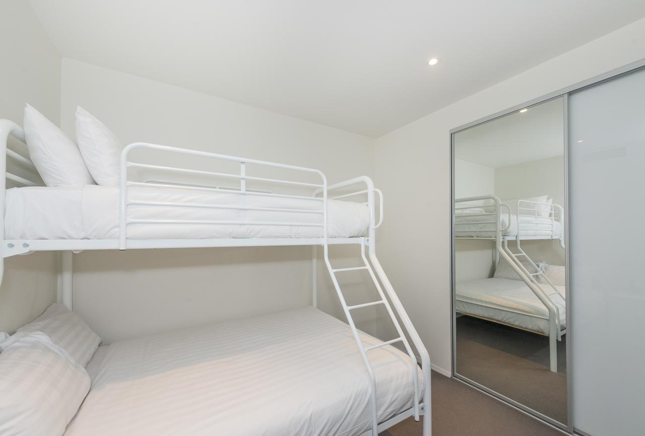Accommodate Canberra - Lakefront - Accommodation Find 4