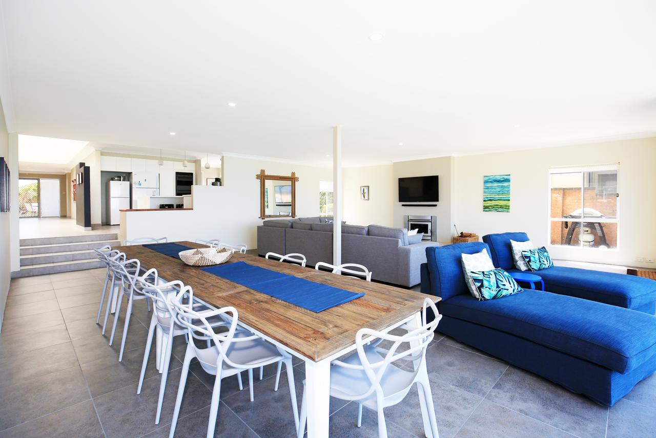 Neptune - Absolute Beachfront - Accommodation Find 5