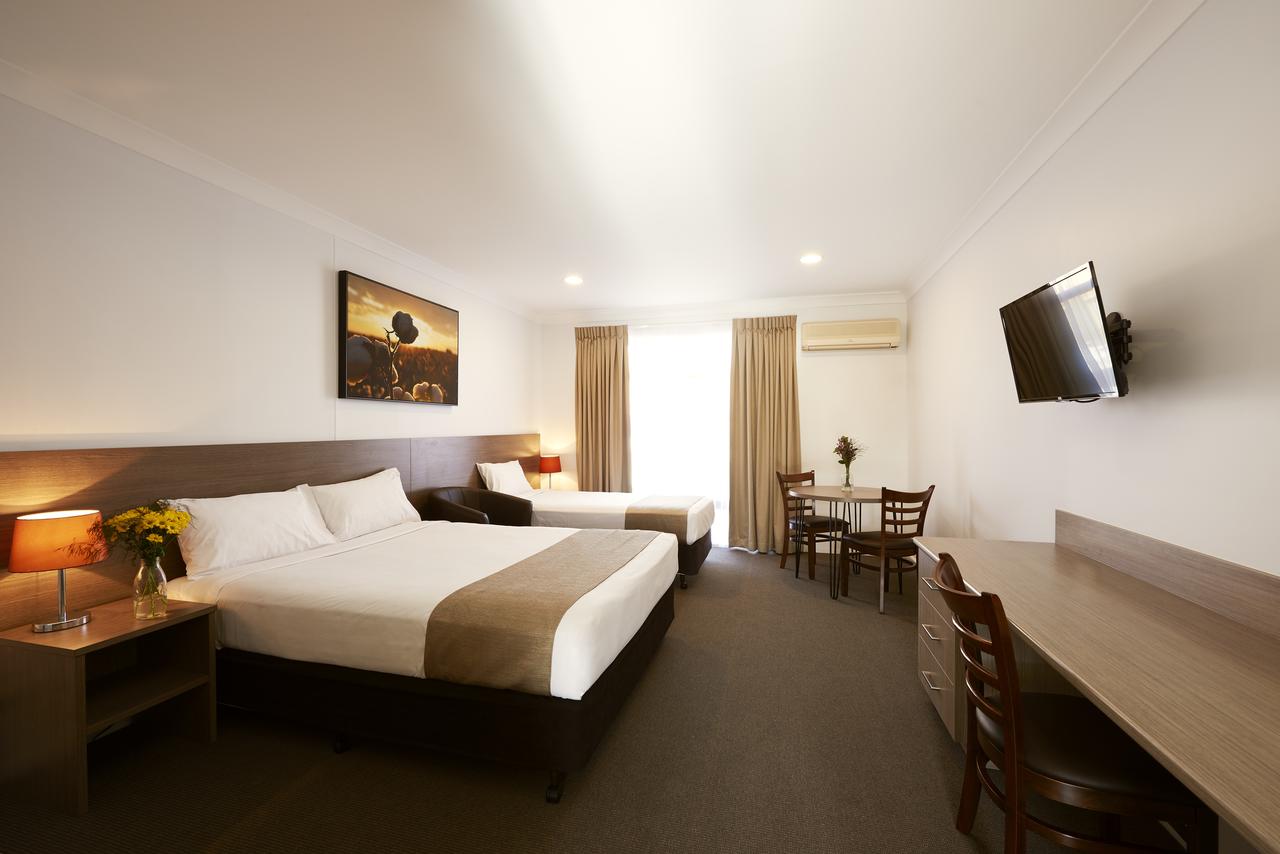 Adelong Motel - South Australia Travel