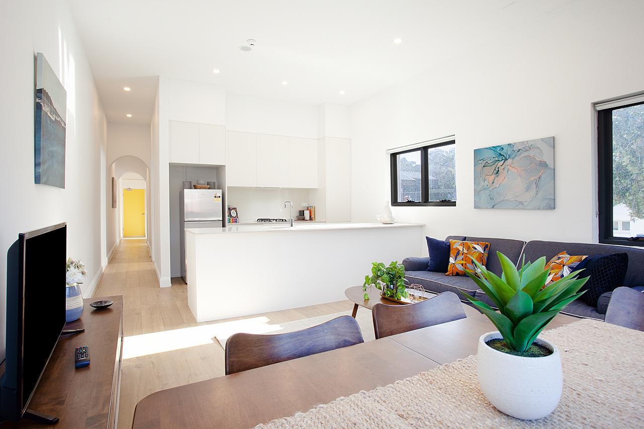 Stylish Apartment With Garage Near Bondi Beach - Redcliffe Tourism 9