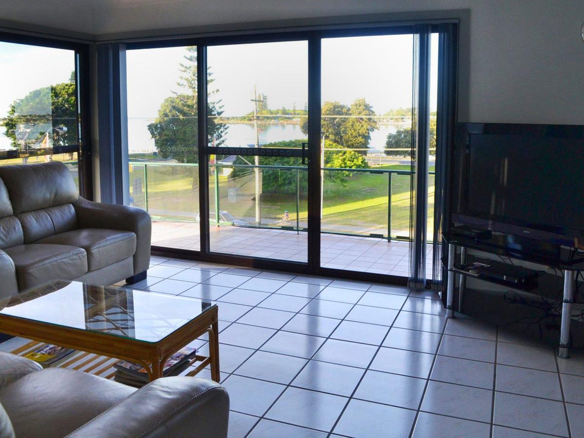 Oxley 8 At Tuncurry - Accommodation Find 5