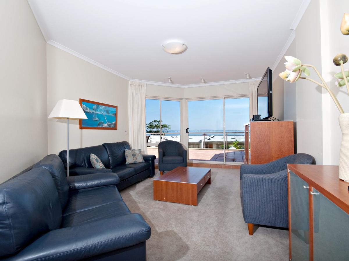 Messines Street, Breakwater Apartment, 104 - Redcliffe Tourism 1