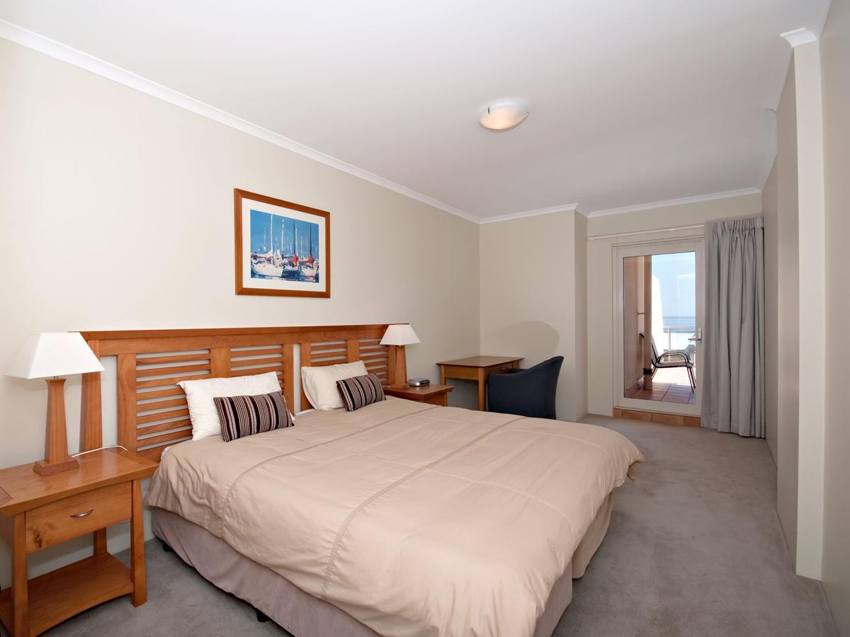 Messines Street, Breakwater Apartment, 104 - Redcliffe Tourism 5