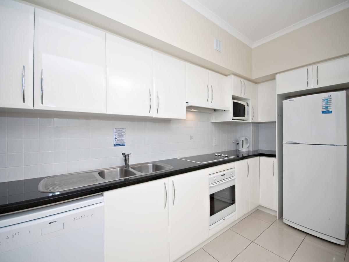 Messines Street, Breakwater Apartment, 104 - Redcliffe Tourism 4