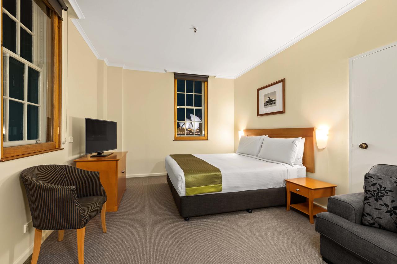 Holiday Inn Old Sydney - Hotel Accommodation 4