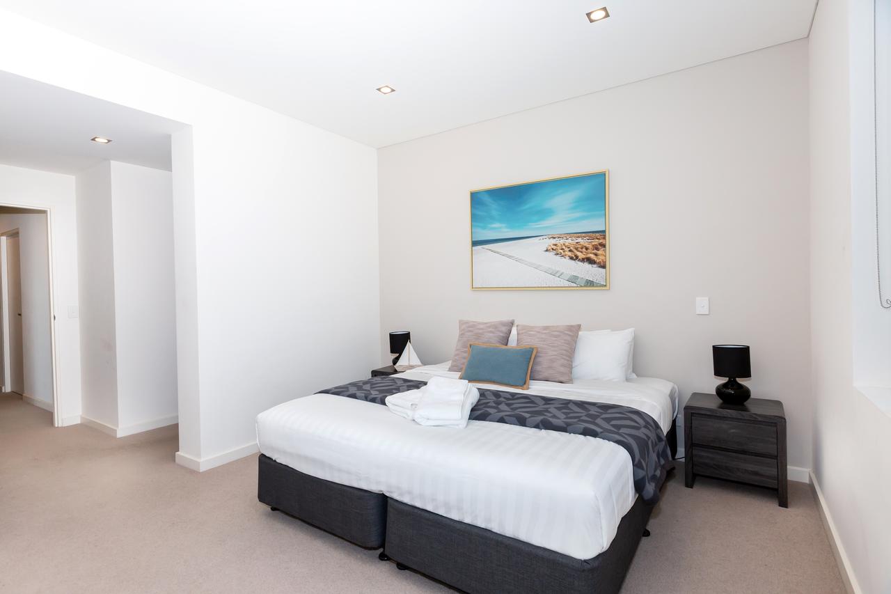 Brand New Executive Apartment - Redcliffe Tourism 9