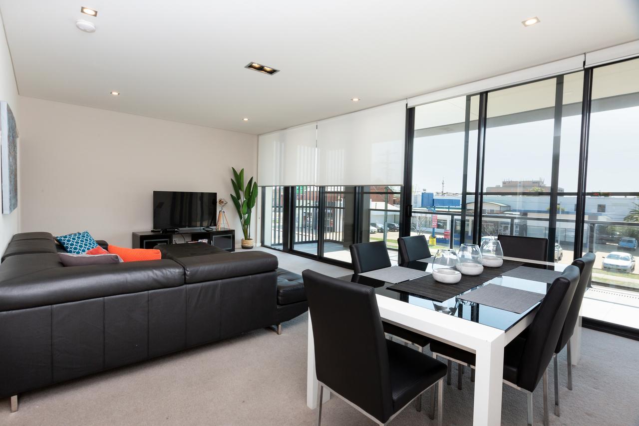 Brand New Executive Apartment - Redcliffe Tourism 3