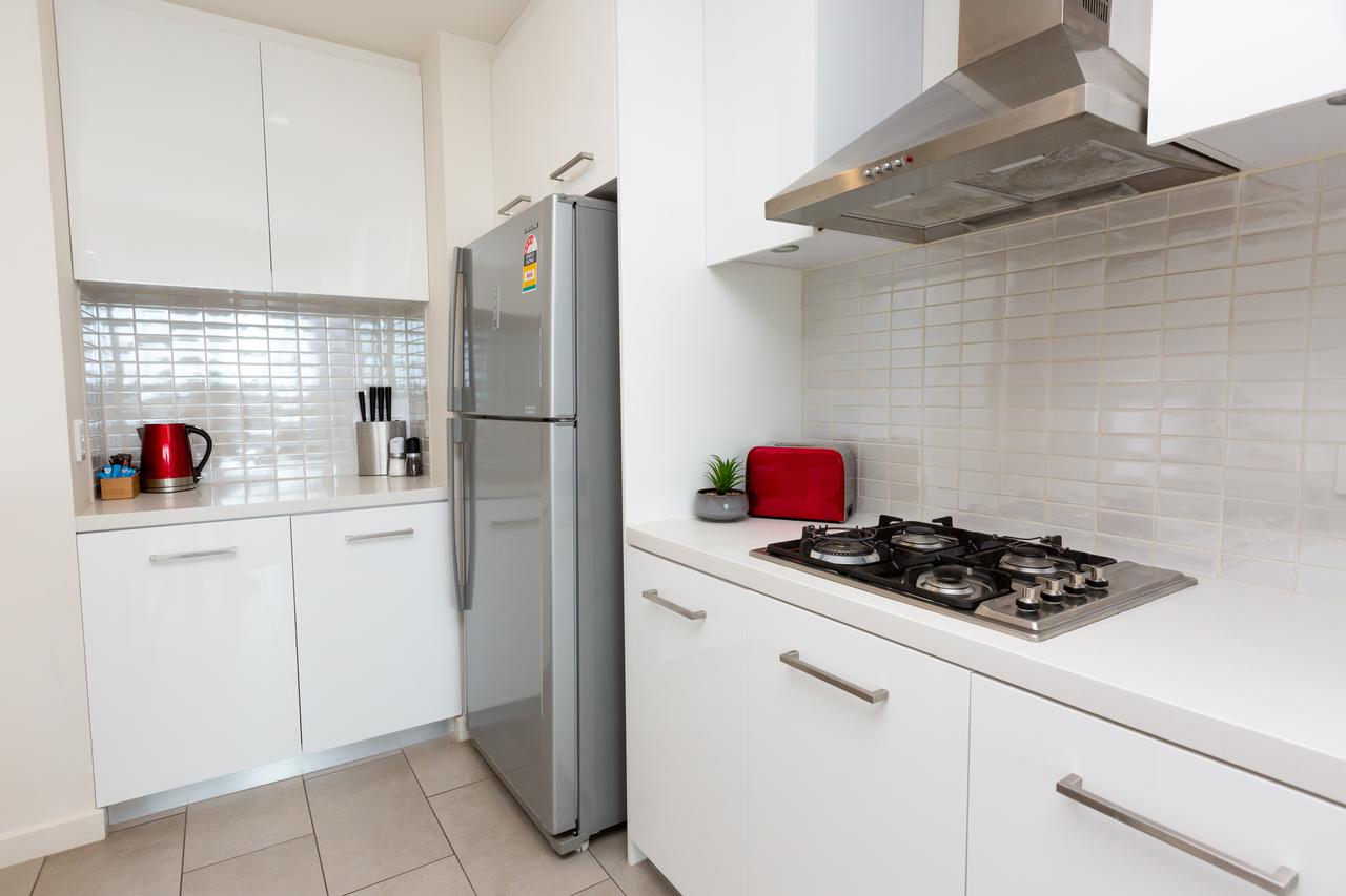 Brand New Executive Apartment - Accommodation Find 6