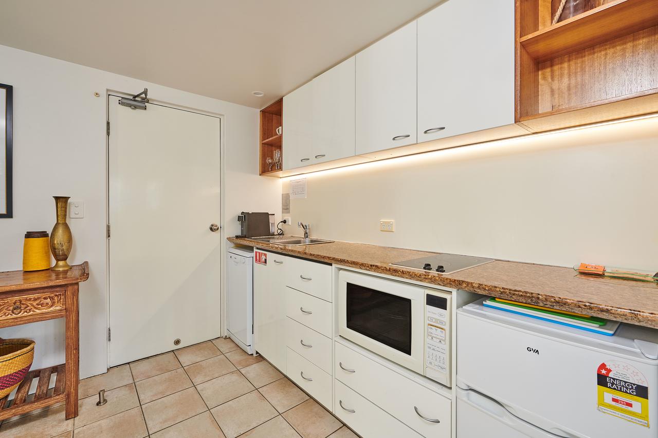 Julians Apartments - Accommodation Find 10