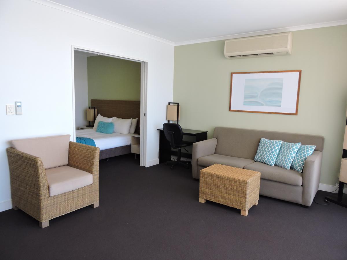 Ettalong Beach Premium Waterview Apartments - thumb 9