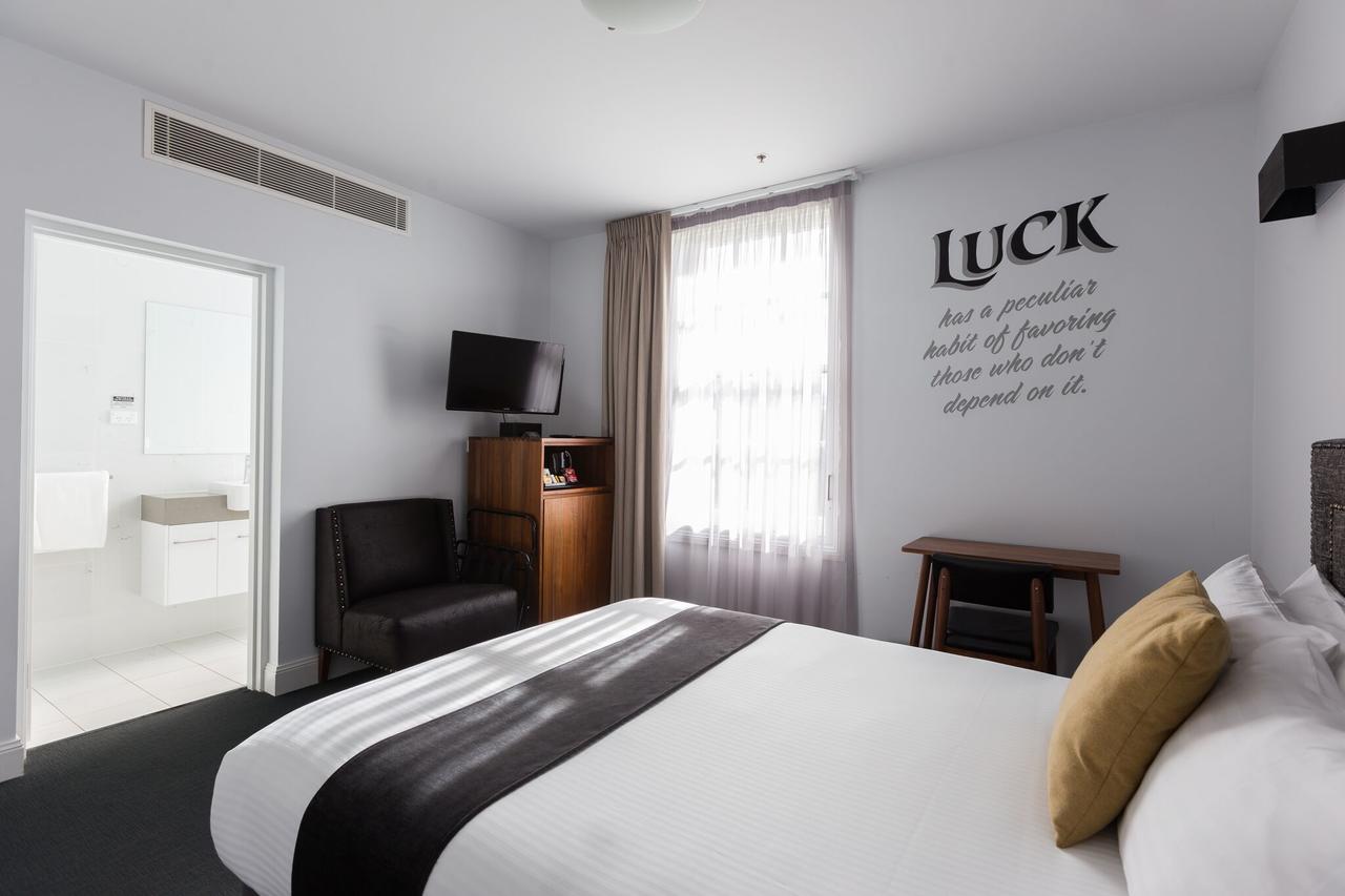 The Lucky Hotel - Accommodation Find 24