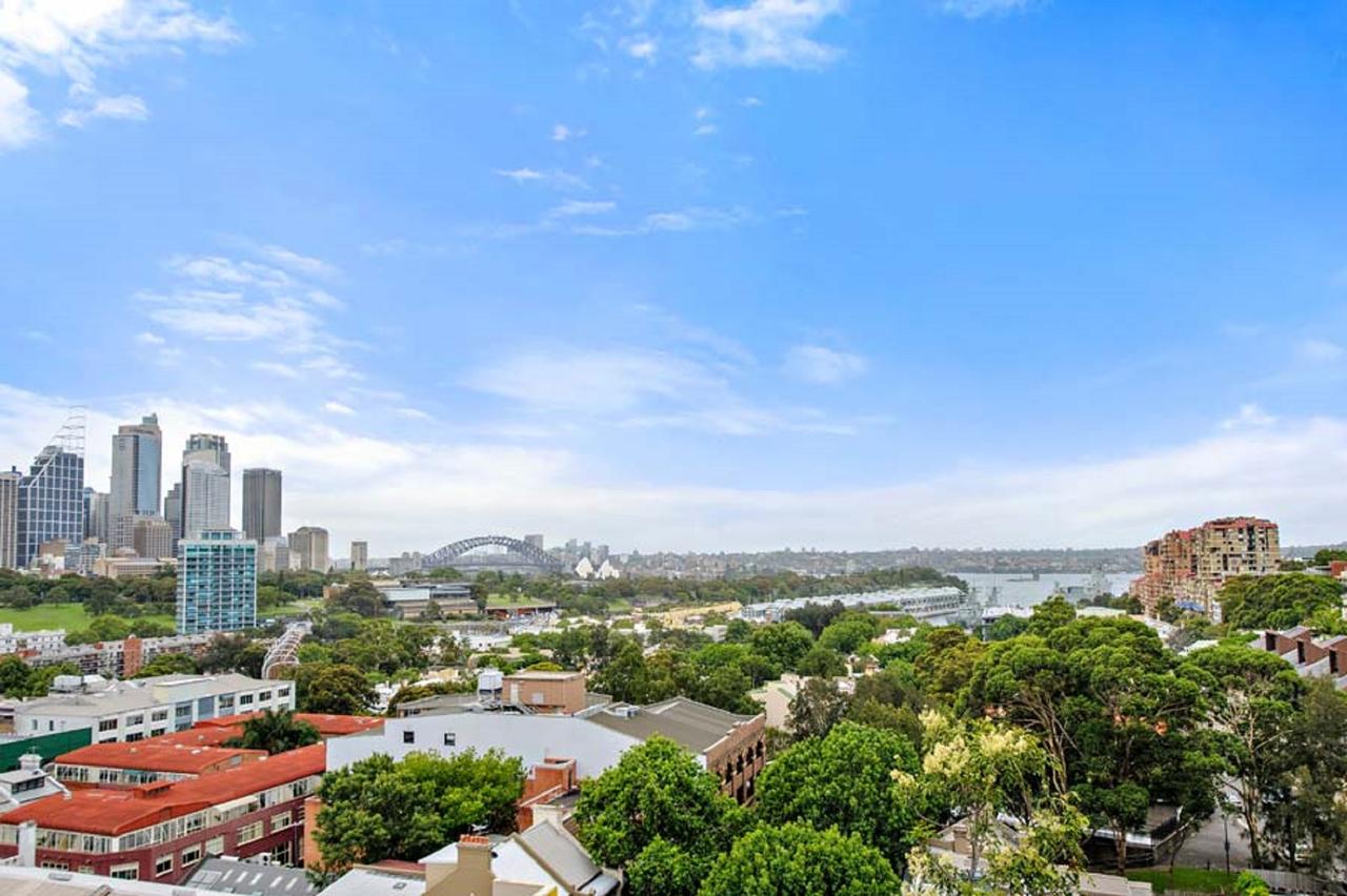 Lower Bridge And Sails - Executive 2BR Darlinghurst Apartment With Balcony And Rooftop Views - Redcliffe Tourism 13