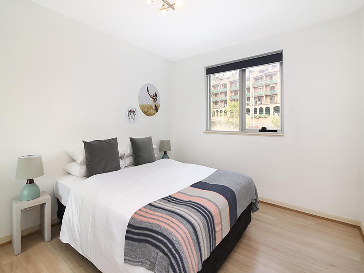 Lower Bridge And Sails - Executive 2BR Darlinghurst Apartment With Balcony And Rooftop Views - Accommodation Find 7