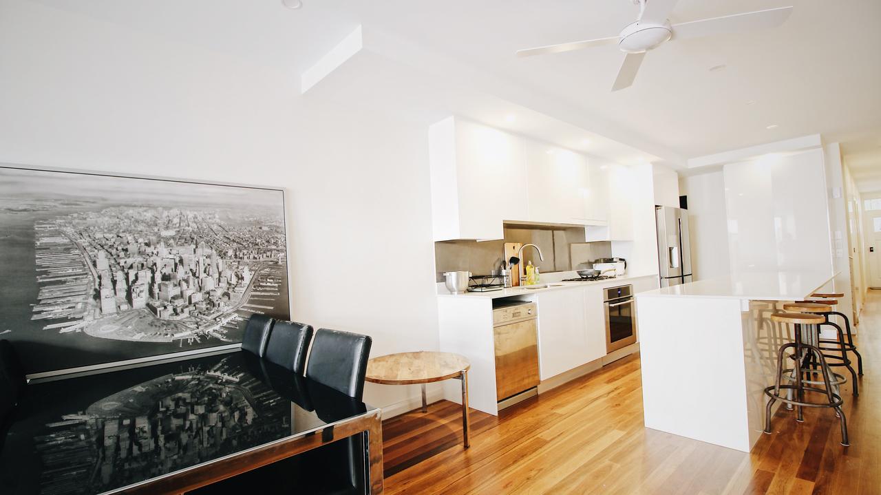 Cozy 5 Bed House In Sydney - Accommodation Find 5