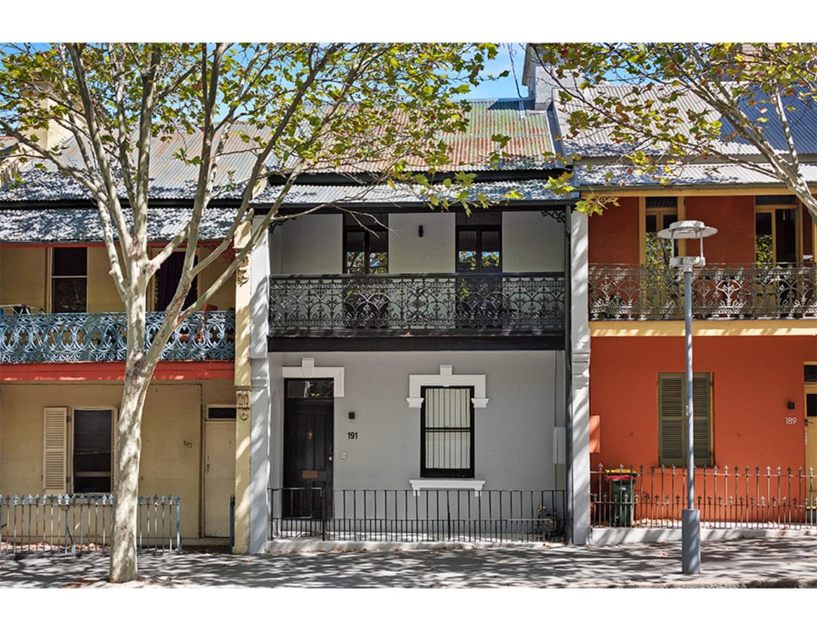 Walk To The City From This Renovated Heritage Gem - Accommodation Find 4