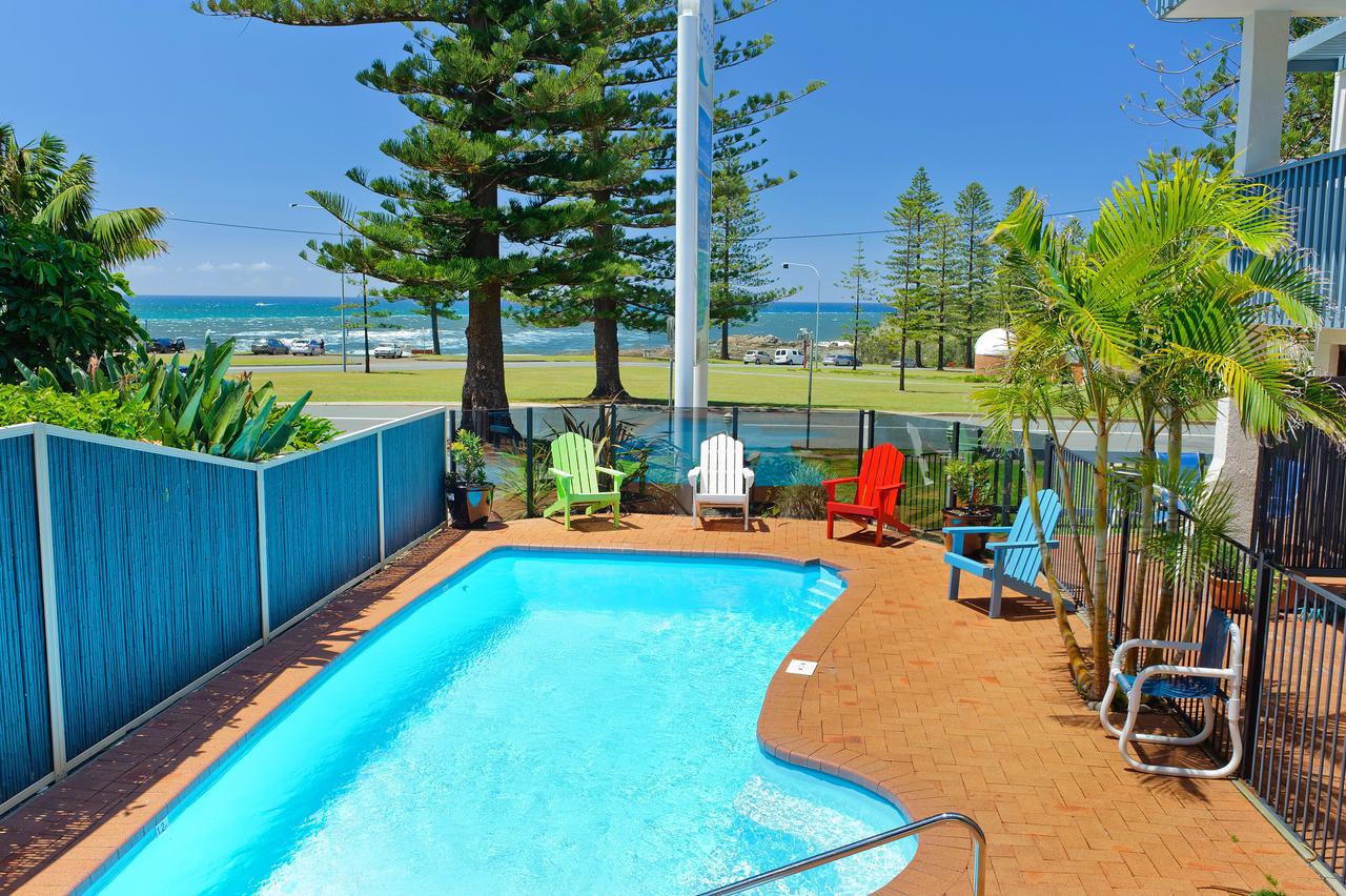 Beach House Holiday Apartments - Accommodation BNB