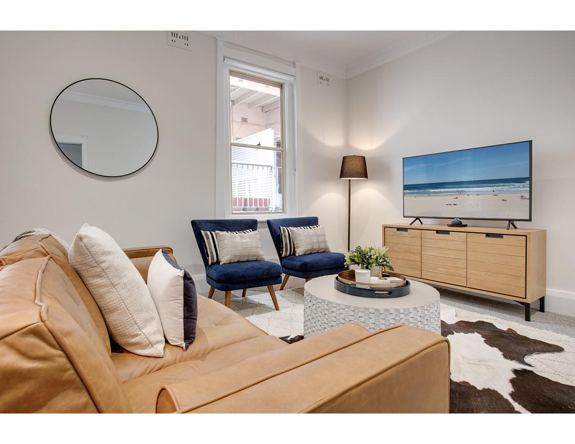 Large, Stylish And Quiet Penthouse Steps From Surf - Accommodation ACT 6