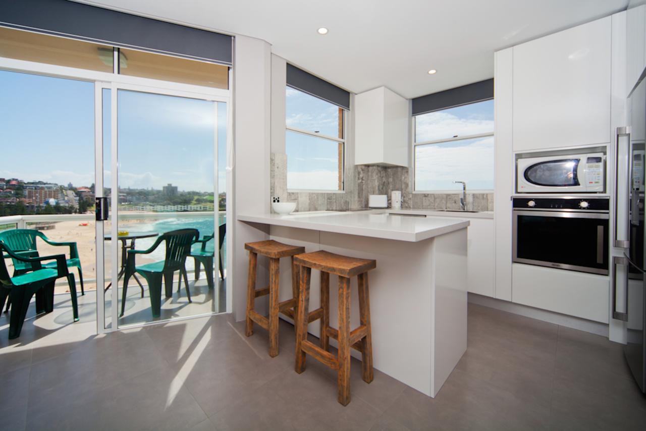 Gorgeous Coogee Views 2 Beds WT21 - Redcliffe Tourism 3