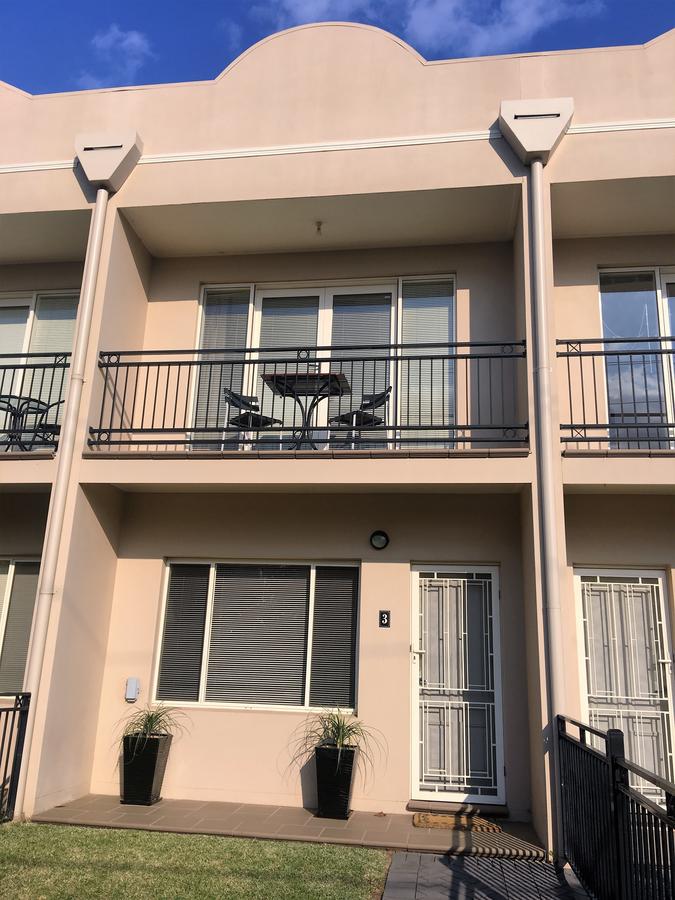 Travers Street Apartment - Wagga Wagga Accommodation