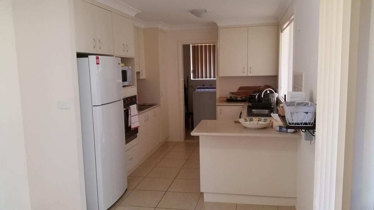 Twin Palms Holiday House At Lighthouse - Accommodation Find 6
