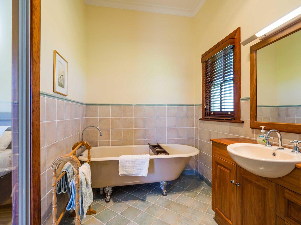 Roscrea Homestead - Luxury Retreat - Accommodation Find 36