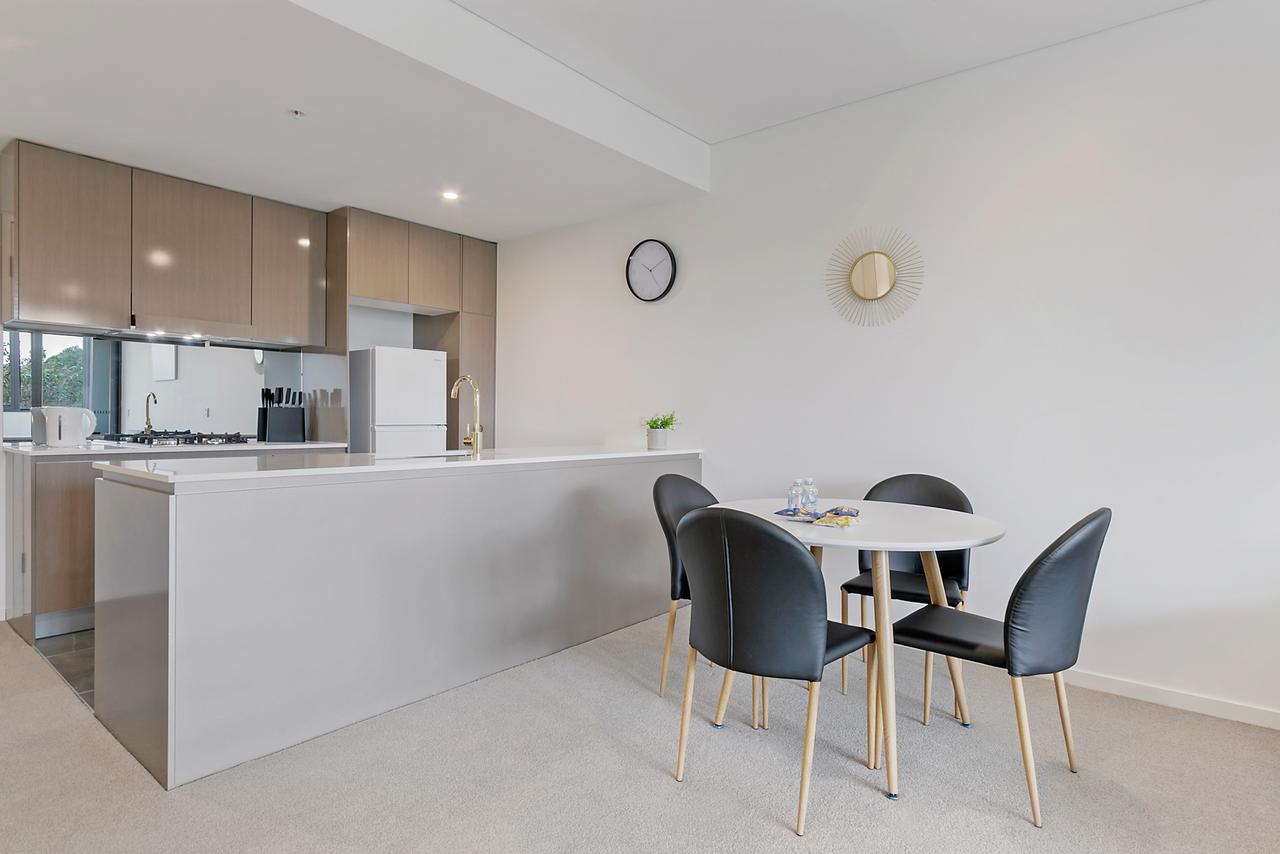 Stylish And Neat Two Bed Apartment In Wentworth Point - Accommodation ACT 3