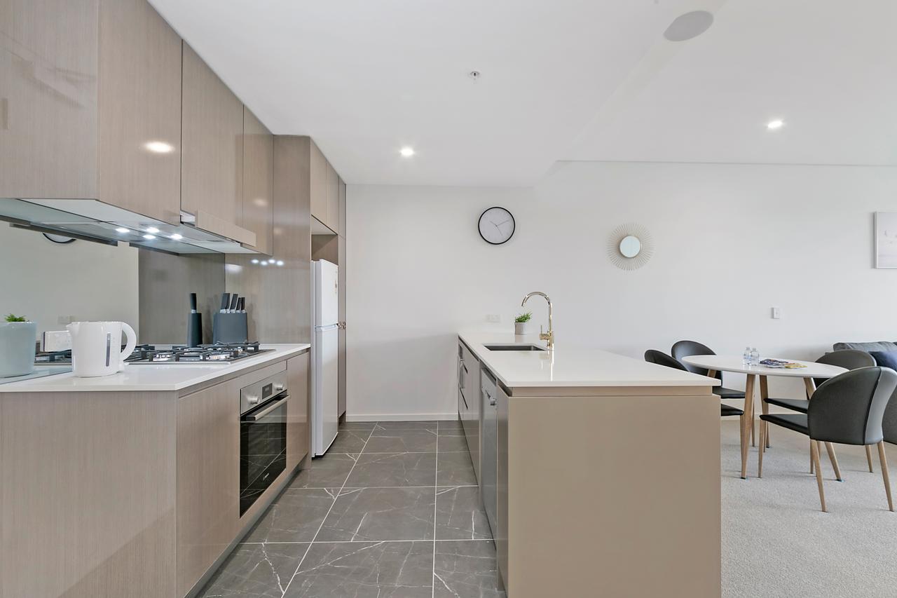 Stylish And Neat Two Bed Apartment In Wentworth Point - Accommodation ACT 5