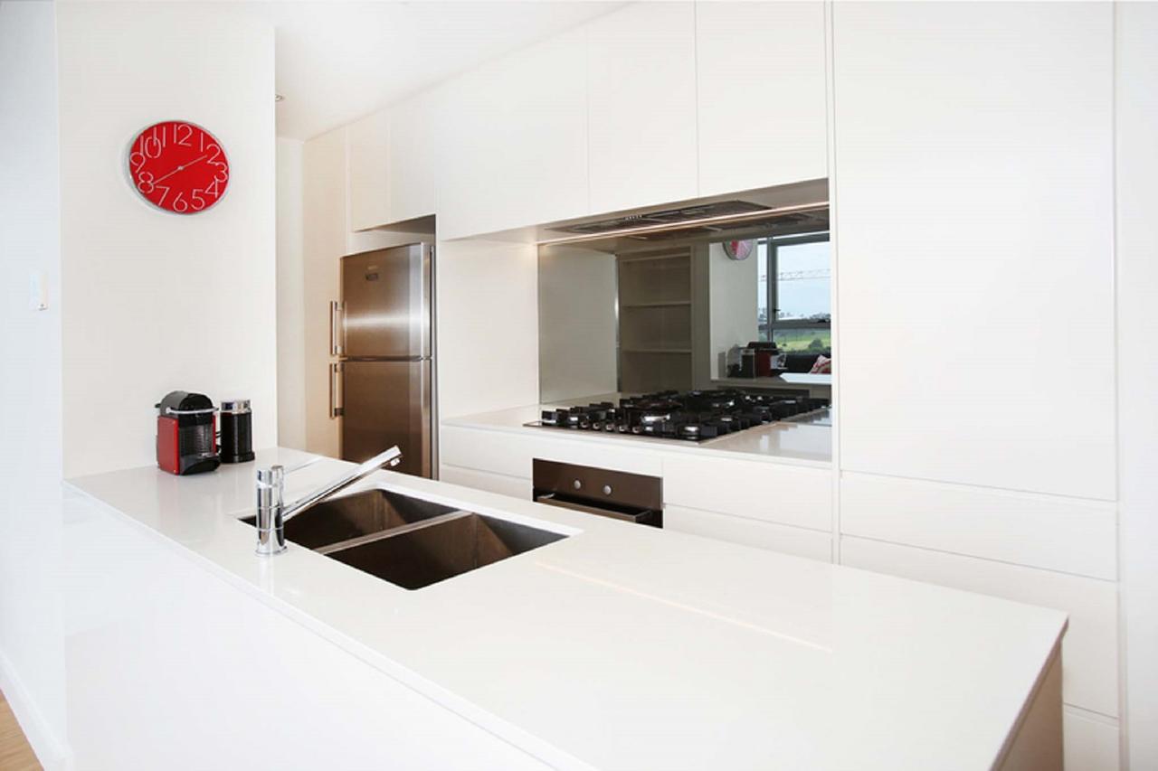 Gadigal Groove - Modern And Bright 3BR Executive Apartment In Zetland With Views - Redcliffe Tourism 3