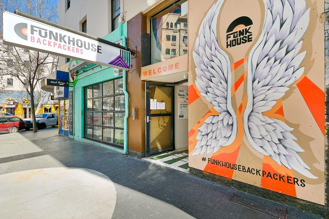 Funk House Backpackers - Hotel Accommodation