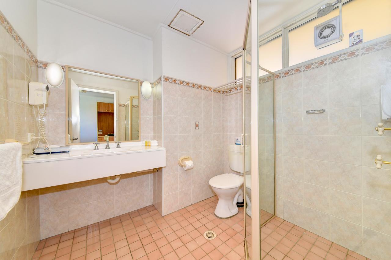 Red Star Hotel West Ryde - Accommodation Find 38