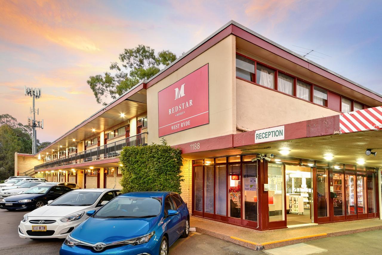 Red Star Hotel West Ryde - Accommodation Find 13