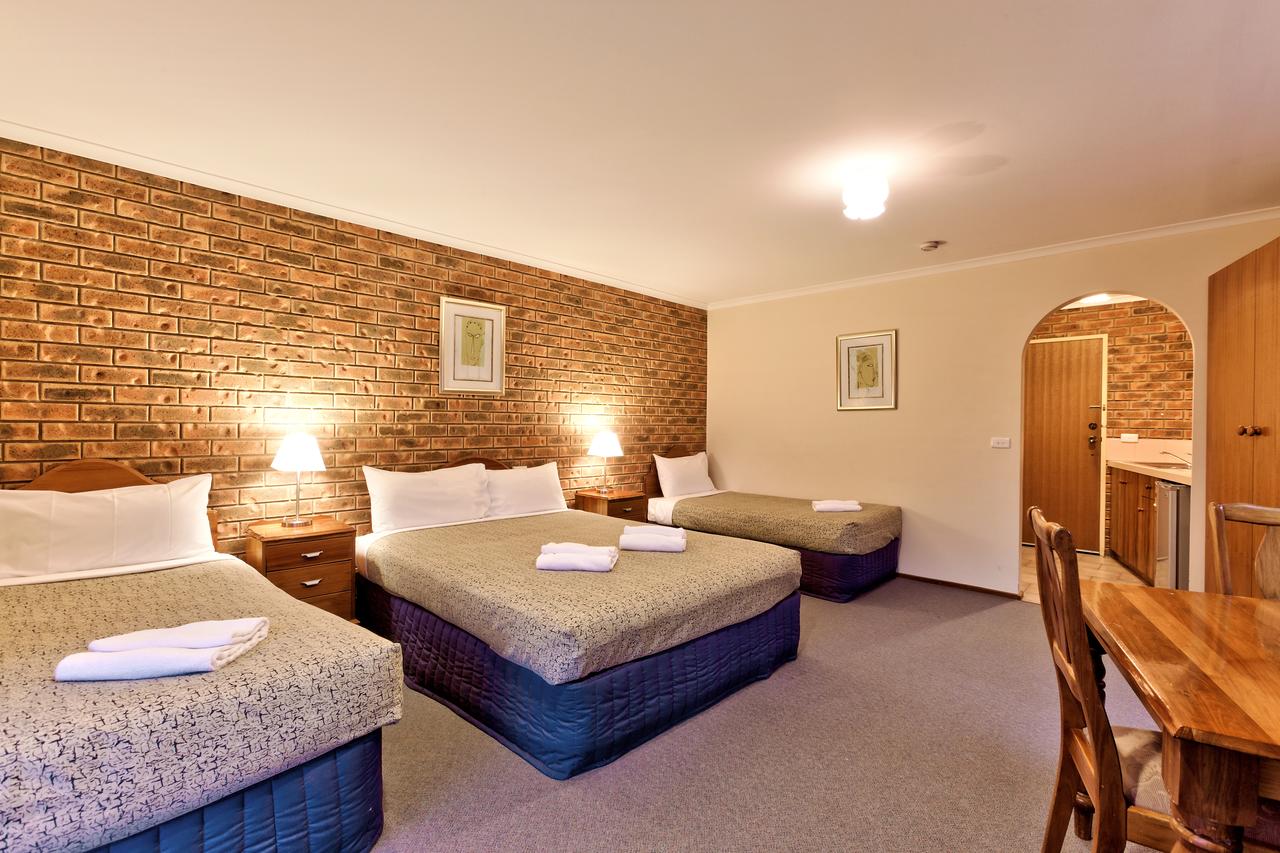 Hume Country Motor Inn - Accommodation Find 43