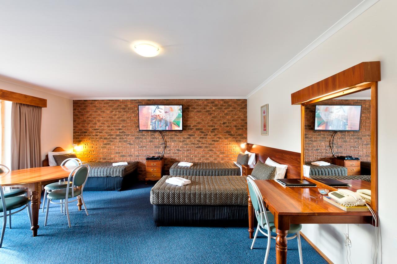 Hume Country Motor Inn - Accommodation Find 32
