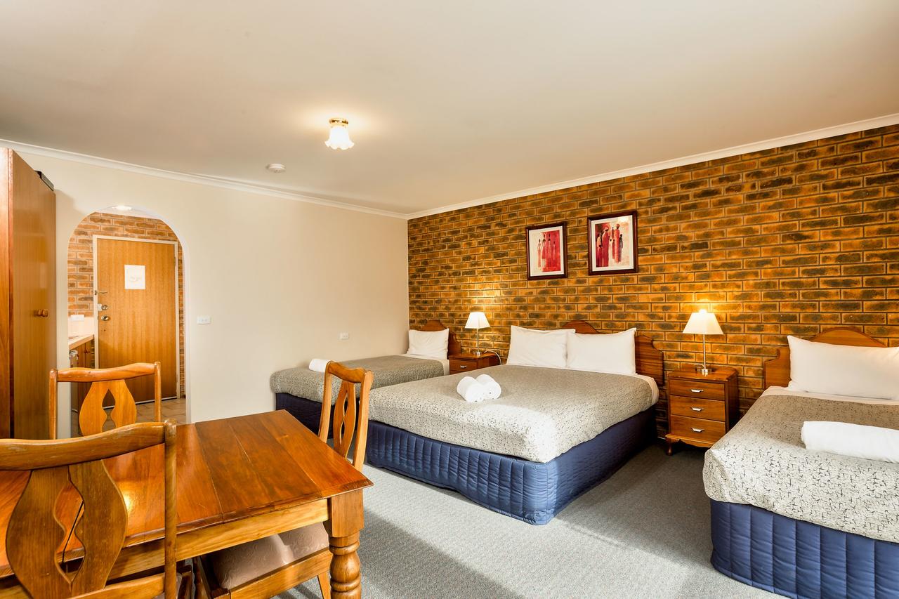 Hume Country Motor Inn - Accommodation Find 5