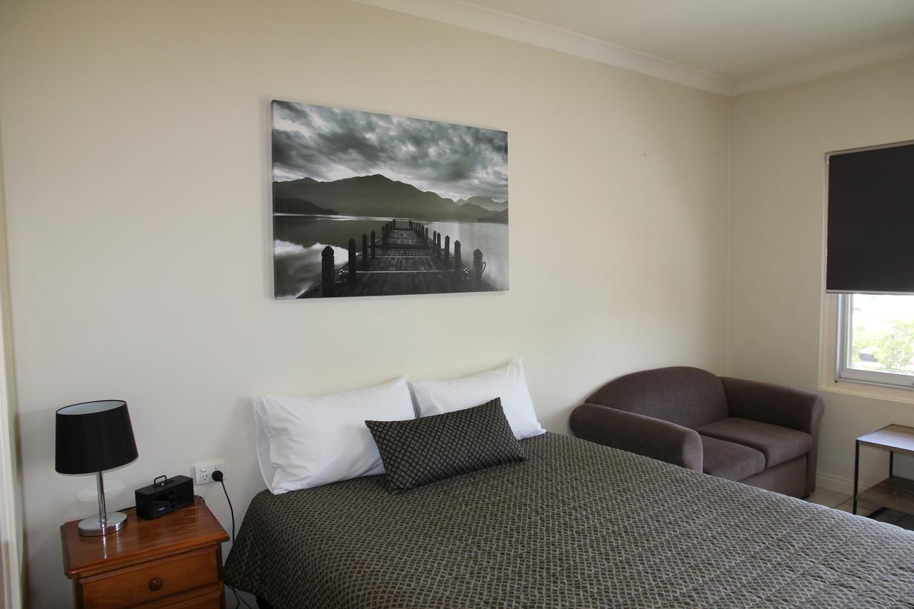 Tumut Apartments - Redcliffe Tourism 4