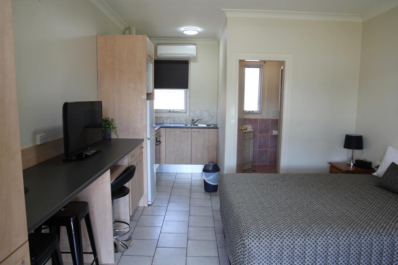 Tumut Apartments - Redcliffe Tourism 2